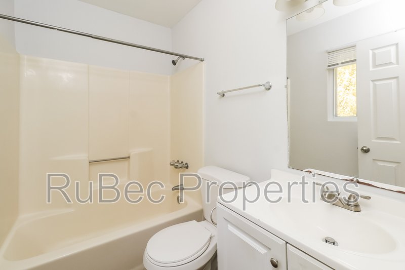 MOVE IN SPECIAL! $500 OF SECOND FULL MONTH!! property image