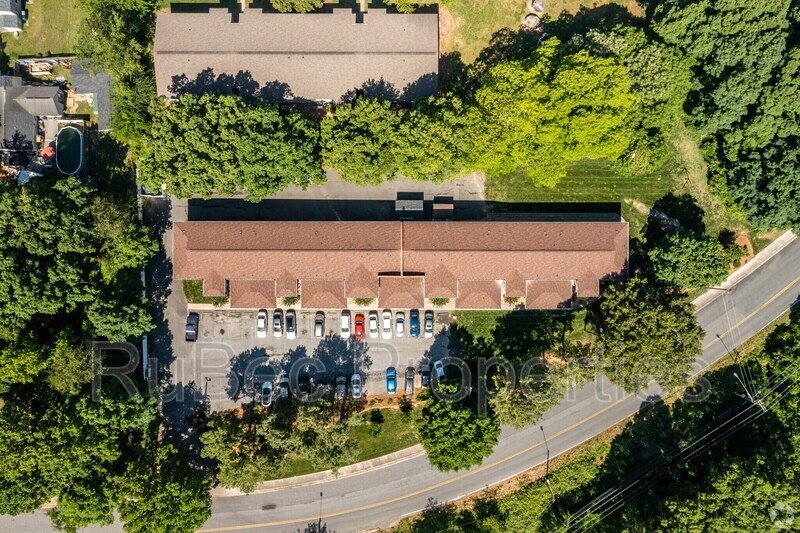 MOVE IN SPECIAL $500 OF SECOND FULL MONTH!! property image