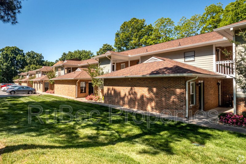 MOVE IN SPECIAL $500 OF SECOND FULL MONTH!! property image