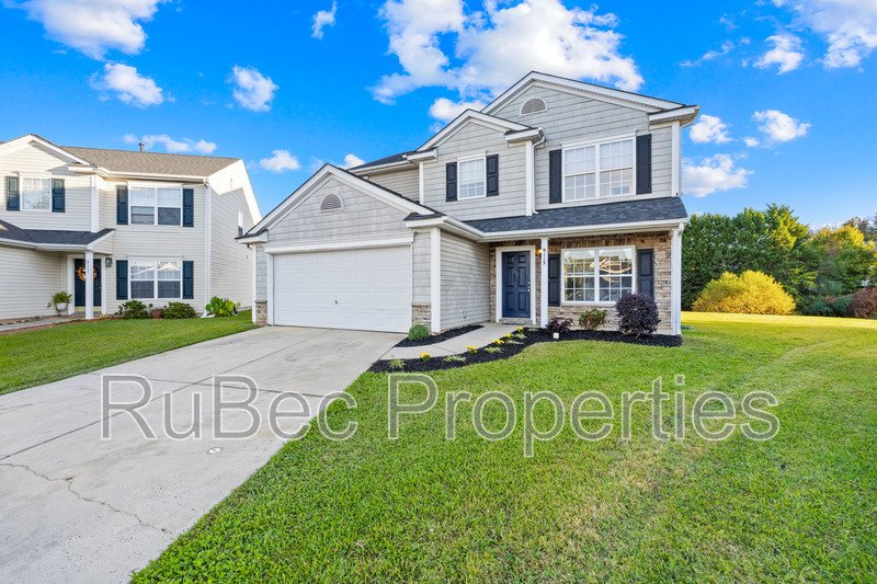 Spacious Northlake Home Offering Style, Comfort & Convenience! property image