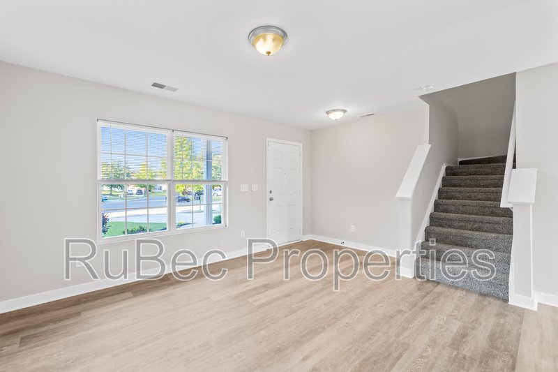 Spacious Northlake Home Offering Style, Comfort & Convenience! property image