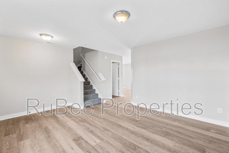 Spacious Northlake Home Offering Style, Comfort & Convenience! property image