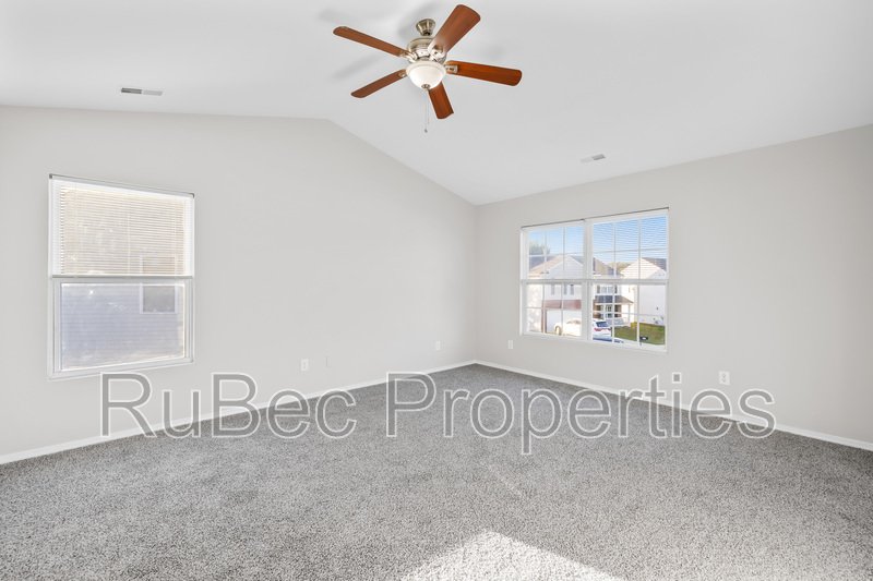 Spacious Northlake Home Offering Style, Comfort & Convenience! property image