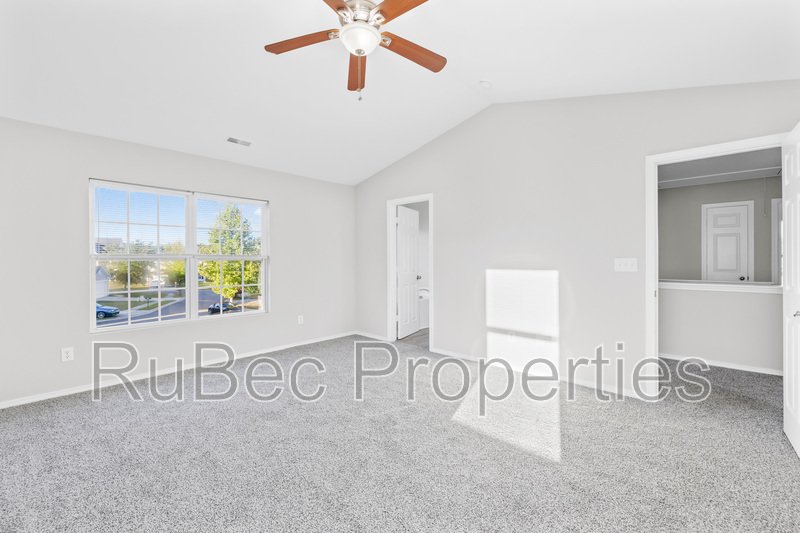 Spacious Northlake Home Offering Style, Comfort & Convenience! property image