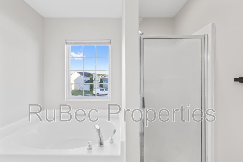 Spacious Northlake Home Offering Style, Comfort & Convenience! property image