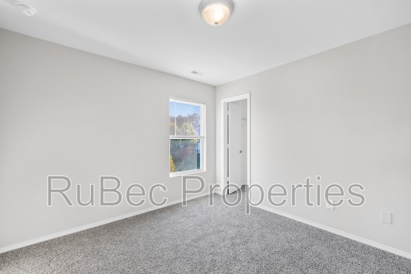 Spacious Northlake Home Offering Style, Comfort & Convenience! property image