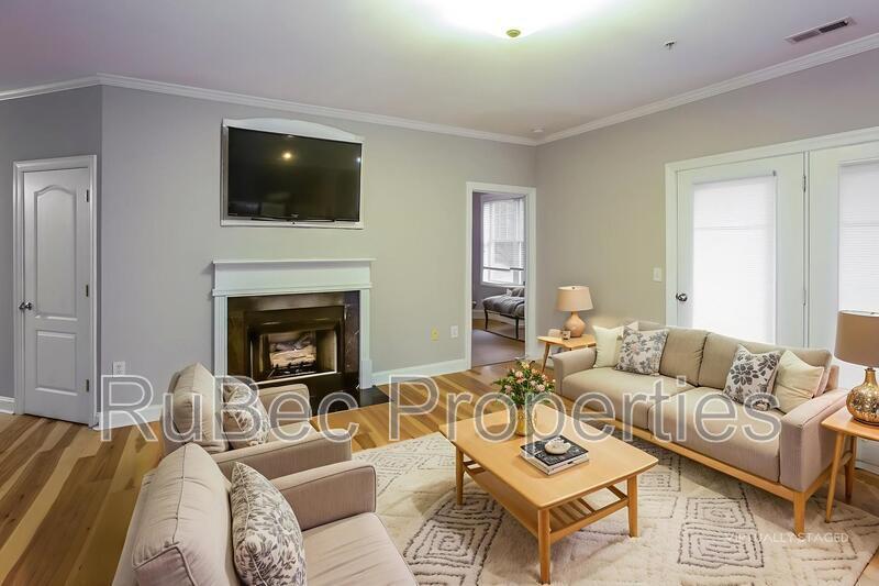 Live in the Heart of Historic Dilworth – Walkable, Stylish & Full of Charm!  ⭐️MOVE IN SPECIAL $500 OFF FIRST FULL MONTH💰⭐️🗝️ property image