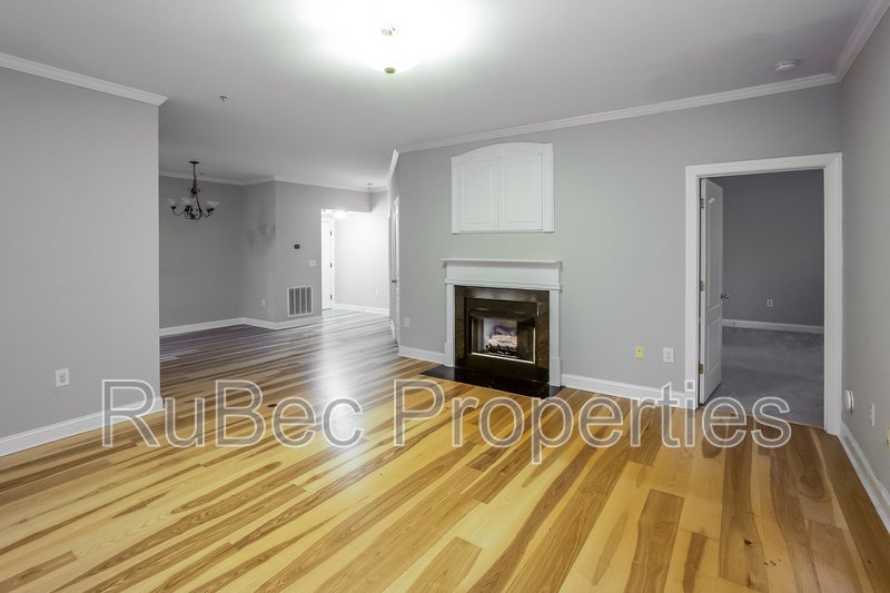 Live in the Heart of Historic Dilworth – Walkable, Stylish & Full of Charm!  ⭐️MOVE IN SPECIAL $500 OFF FIRST FULL MONTH💰⭐️🗝️ property image