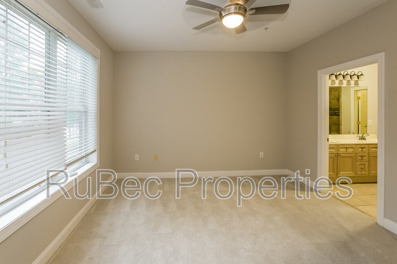 Live in the Heart of Historic Dilworth – Walkable, Stylish & Full of Charm!  ⭐️MOVE IN SPECIAL $500 OFF FIRST FULL MONTH💰⭐️🗝️ property image