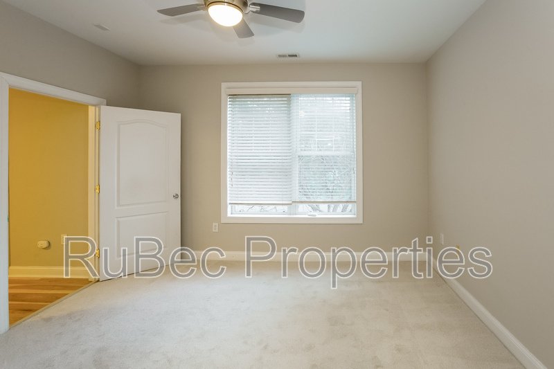 Live in the Heart of Historic Dilworth – Walkable, Stylish & Full of Charm!  ⭐️MOVE IN SPECIAL $500 OFF FIRST FULL MONTH💰⭐️🗝️ property image