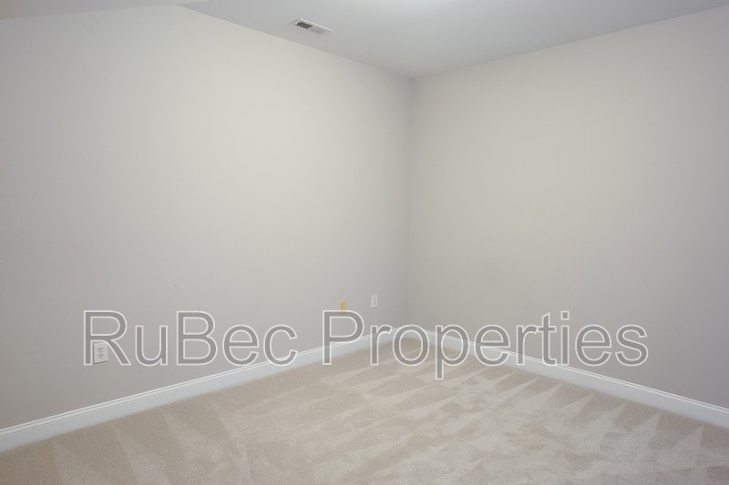 Live in the Heart of Historic Dilworth – Walkable, Stylish & Full of Charm!  ⭐️MOVE IN SPECIAL $500 OFF FIRST FULL MONTH💰⭐️🗝️ property image