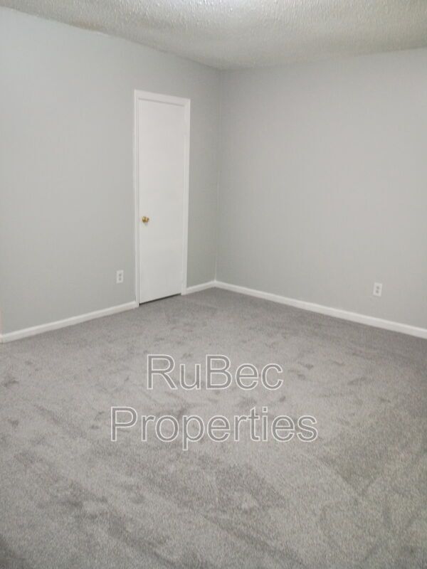 AVAILABLE NOW! Lovely town-home property image