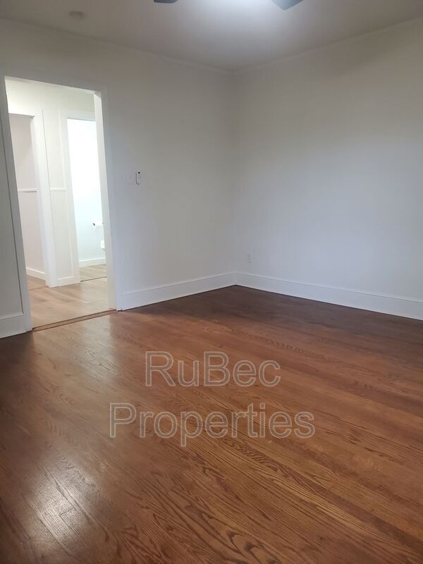 MOVE IN SPECIAL $250 OFF FIRST FULL MONTH!! property image