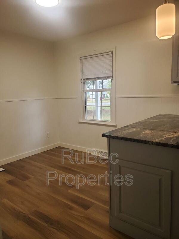 MOVE IN SPECIAL $250 OFF FIRST FULL MONTH!! property image