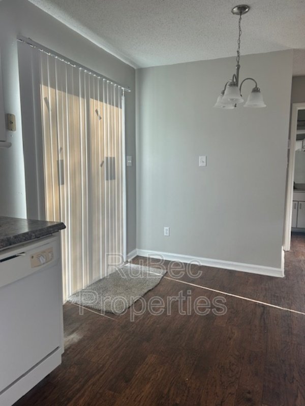 Available 3 bedroom/ 2 bathroom Home! property image