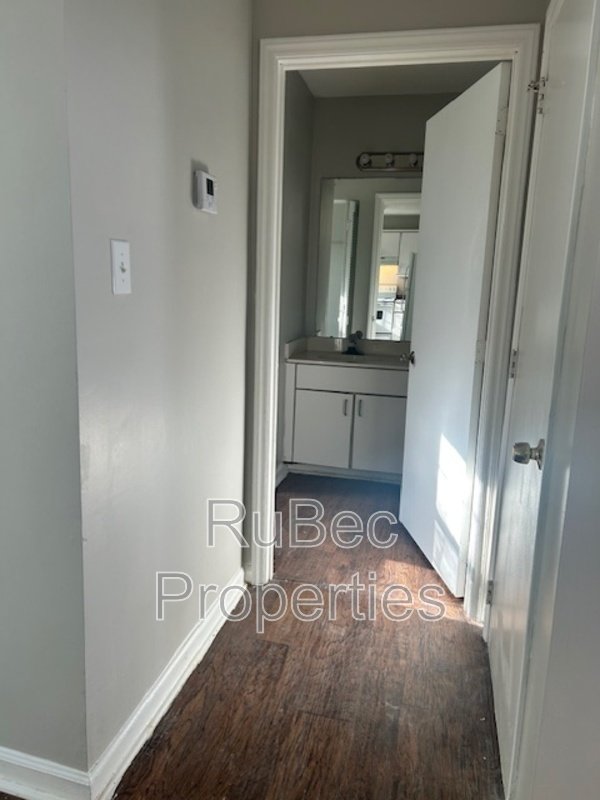 Available 3 bedroom/ 2 bathroom Home! property image