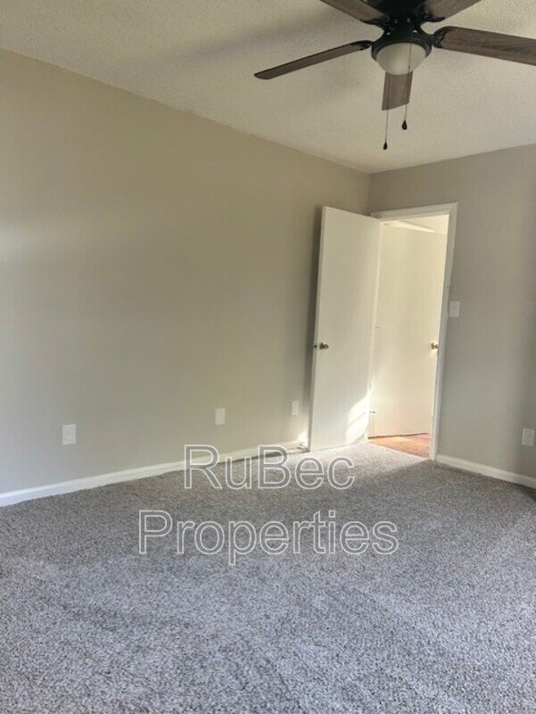 Available 3 bedroom/ 2 bathroom Home! property image