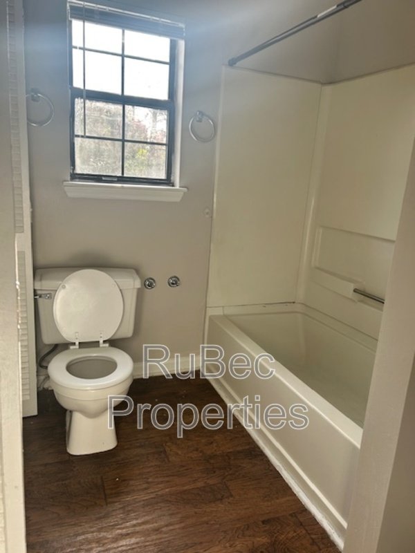 Available 3 bedroom/ 2 bathroom Home! property image