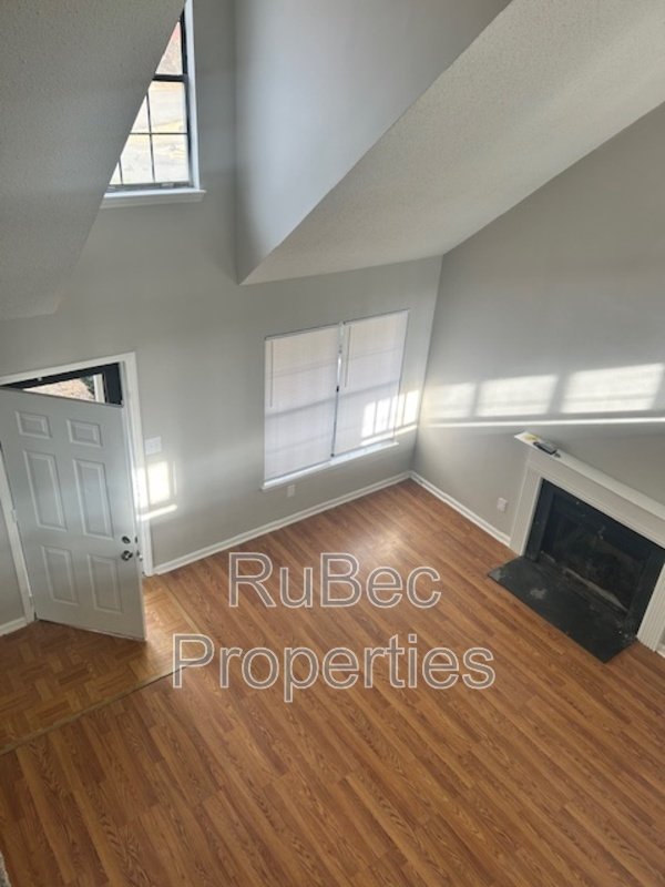 Available 3 bedroom/ 2 bathroom Home! property image