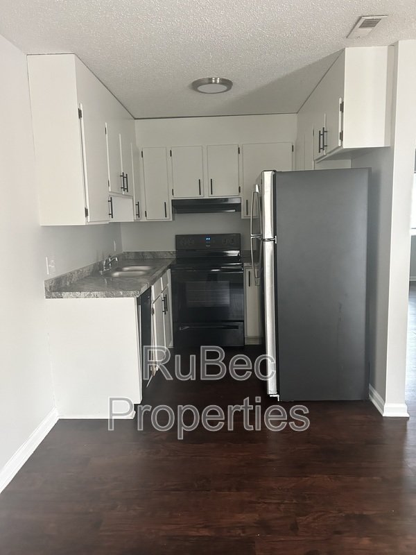 MOVE IN SPECIAL $500 OF SECOND FULL MONTH!! property image