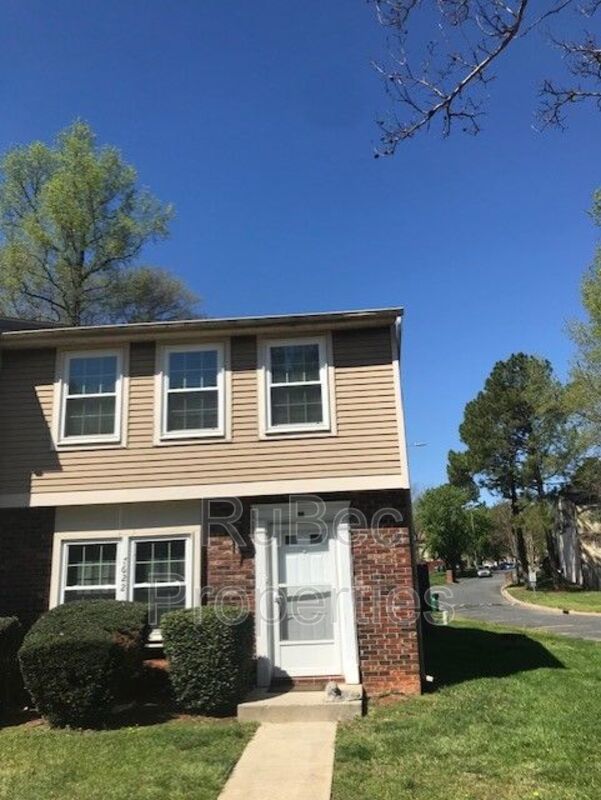 Coming Soon! Three Bedroom Townhome!! property image