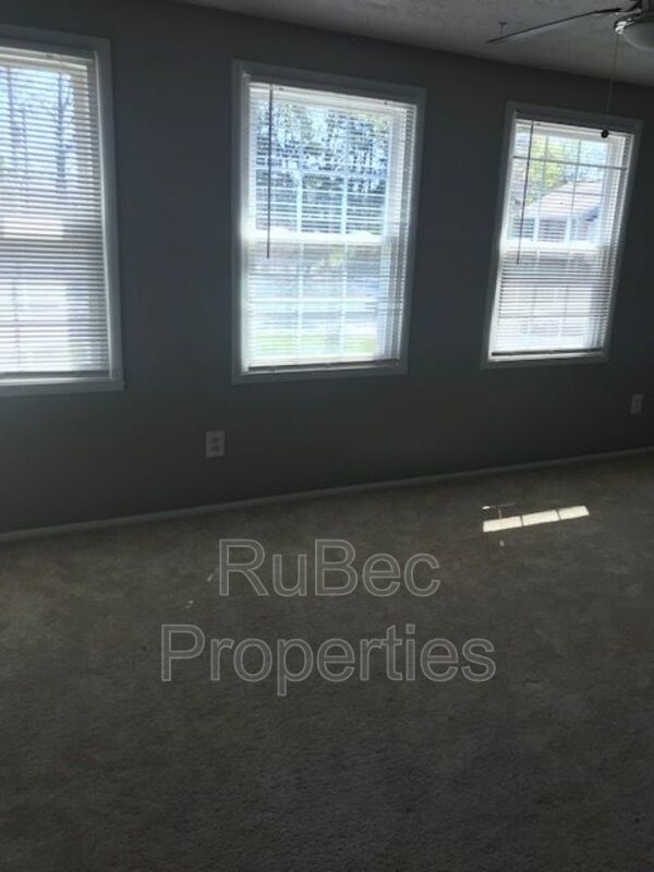 Coming Soon! Three Bedroom Townhome!! property image