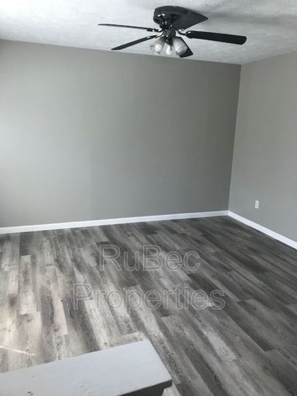 Coming Soon! Three Bedroom Townhome!! property image