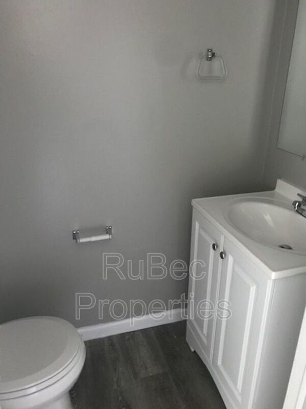 Coming Soon! Three Bedroom Townhome!! property image