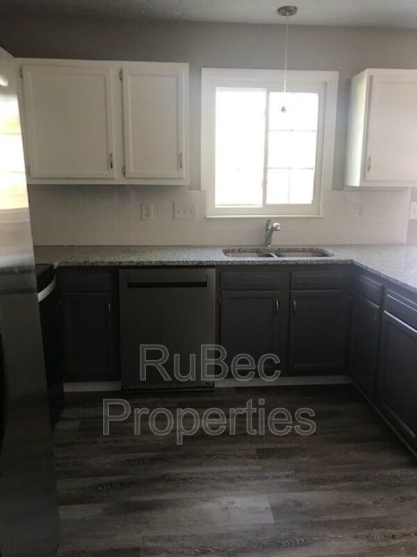 Coming Soon! Three Bedroom Townhome!! property image