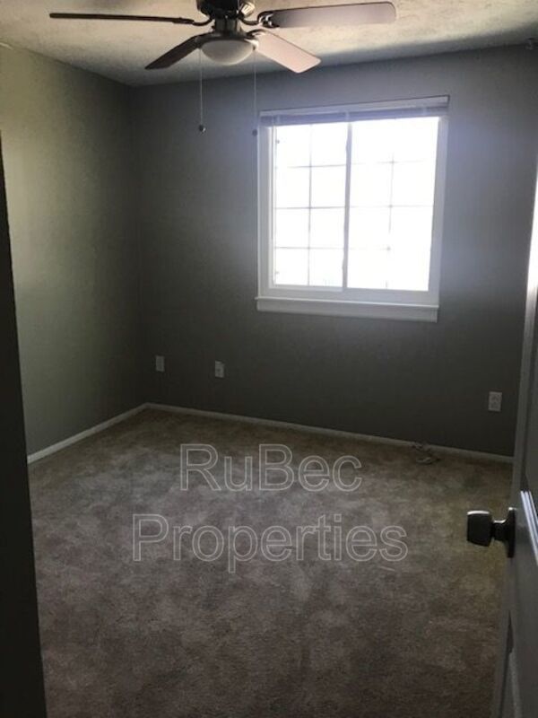 Coming Soon! Three Bedroom Townhome!! property image