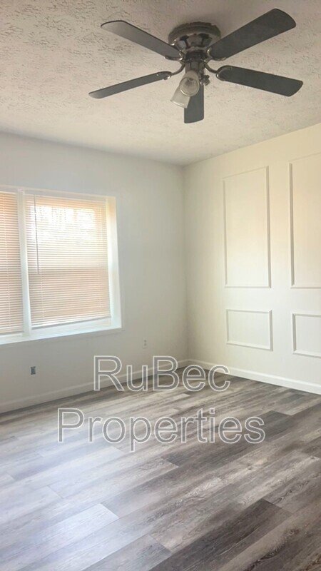 Coming Soon! Three Bedroom Townhome!! property image