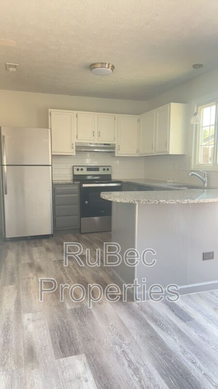 Coming Soon! Three Bedroom Townhome!! property image