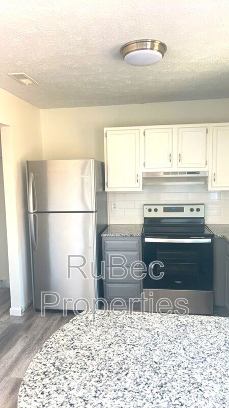 Coming Soon! Three Bedroom Townhome!! property image