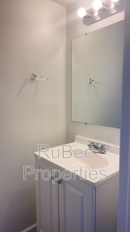 Coming Soon! Three Bedroom Townhome!! property image