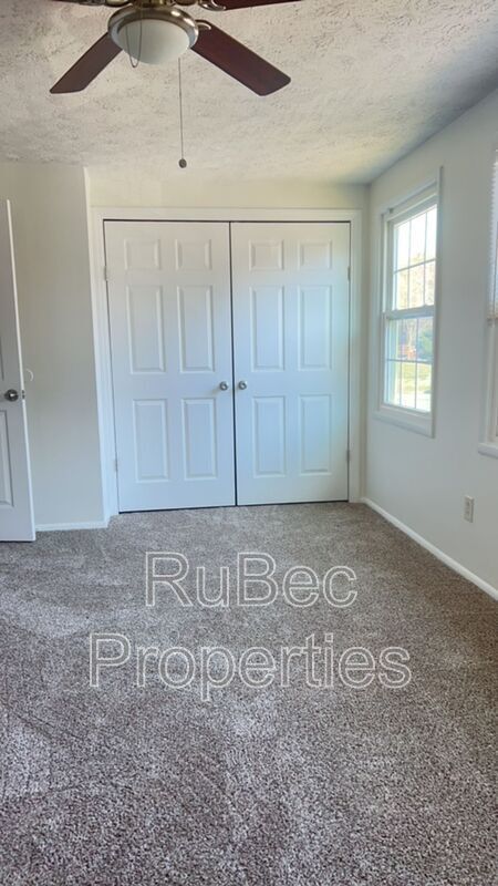 Coming Soon! Three Bedroom Townhome!! property image