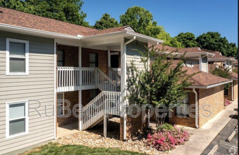 MOVE IN SPECIAL!! 2  Bedroom Apartment property image