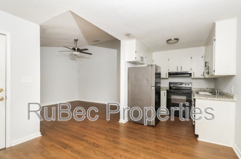 MOVE IN SPECIAL!! 2  Bedroom Apartment property image