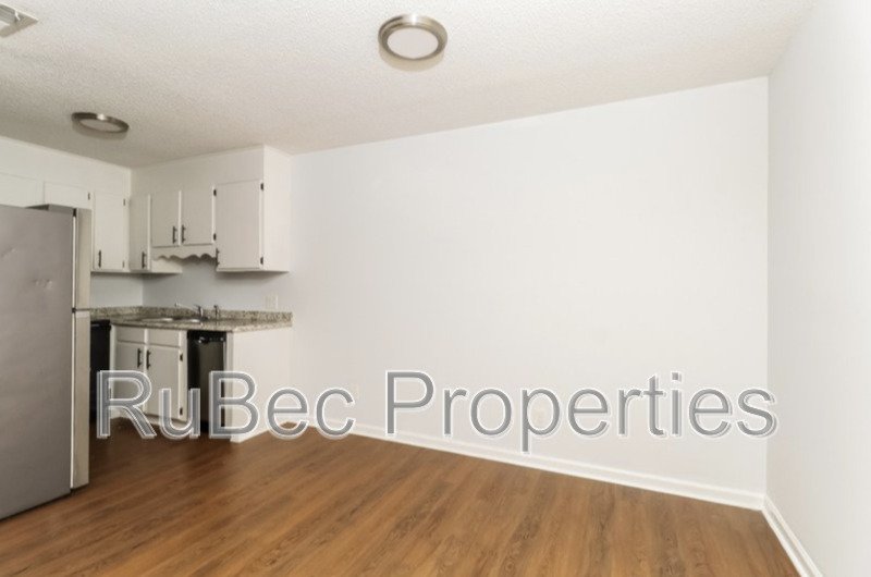 MOVE IN SPECIAL!! 2  Bedroom Apartment property image