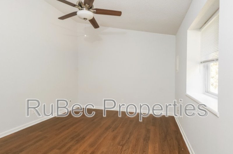 MOVE IN SPECIAL!! 2  Bedroom Apartment property image