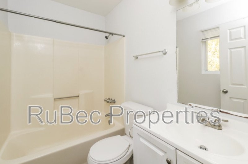 MOVE IN SPECIAL!! 2  Bedroom Apartment property image