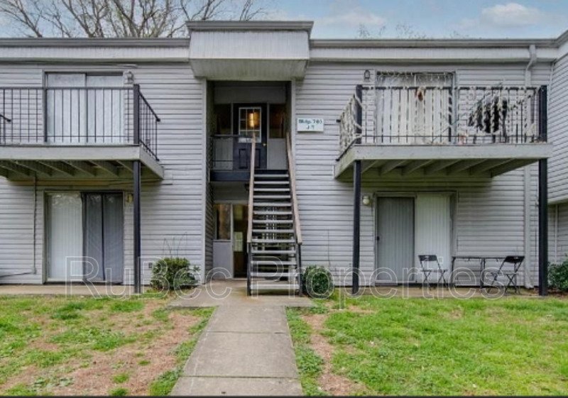 Charming 2 Bedroom, 2 Bath Condo available in South Charlotte! property image