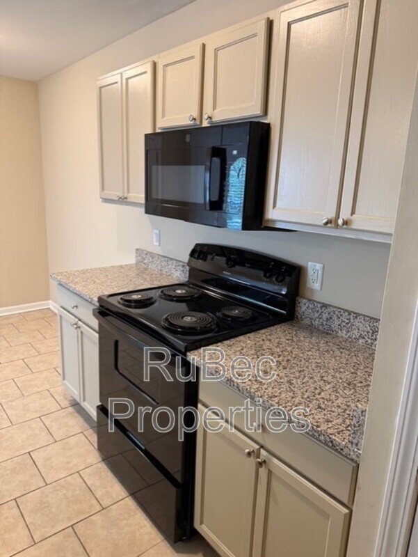 3 Bedroom Townhouse Available Now! property image