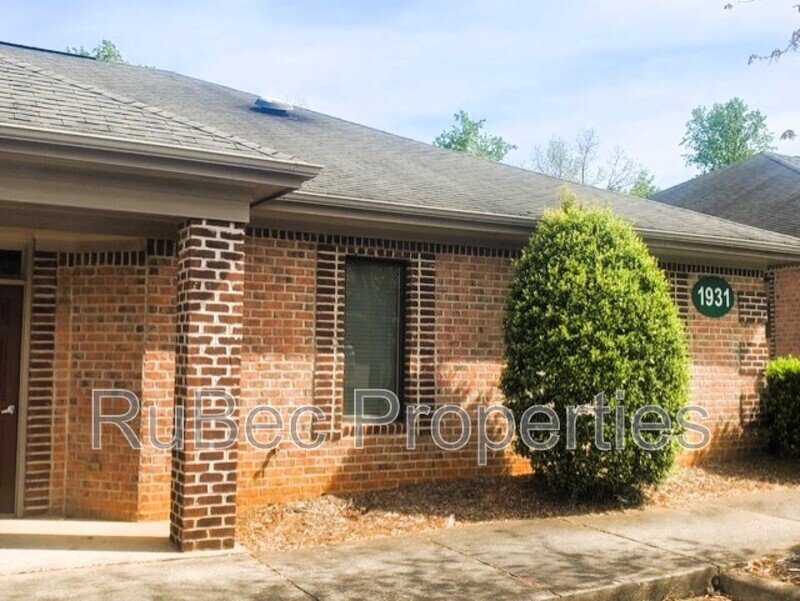 PROFESSIONAL OFFICE SUITE-3 OFFICE SPACES & RECEPTION AREA property image
