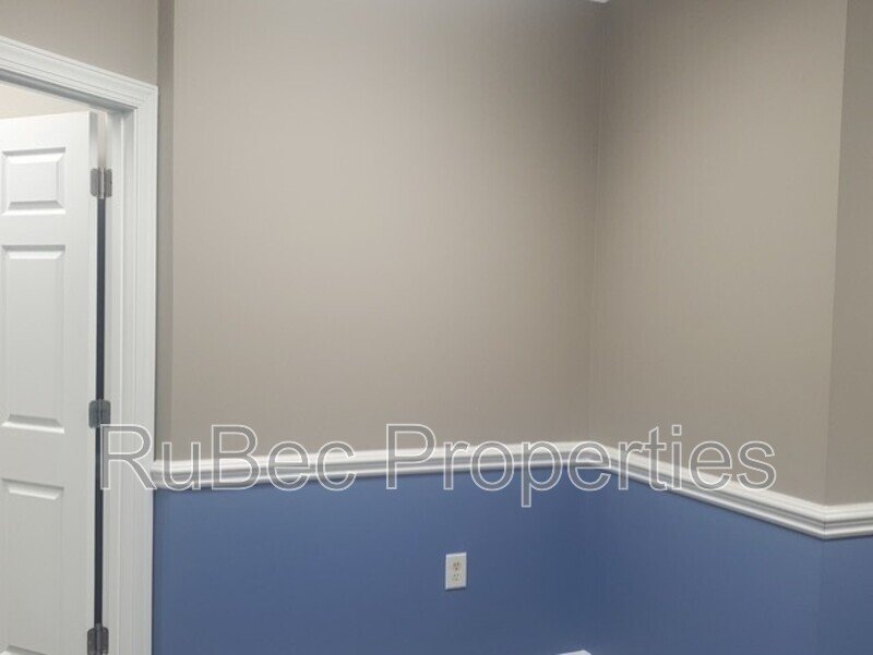 PROFESSIONAL OFFICE SUITE-3 OFFICE SPACES & RECEPTION AREA property image