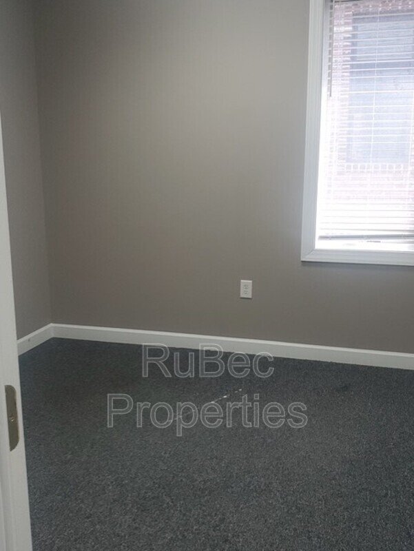 PROFESSIONAL OFFICE SUITE-3 OFFICE SPACES & RECEPTION AREA property image