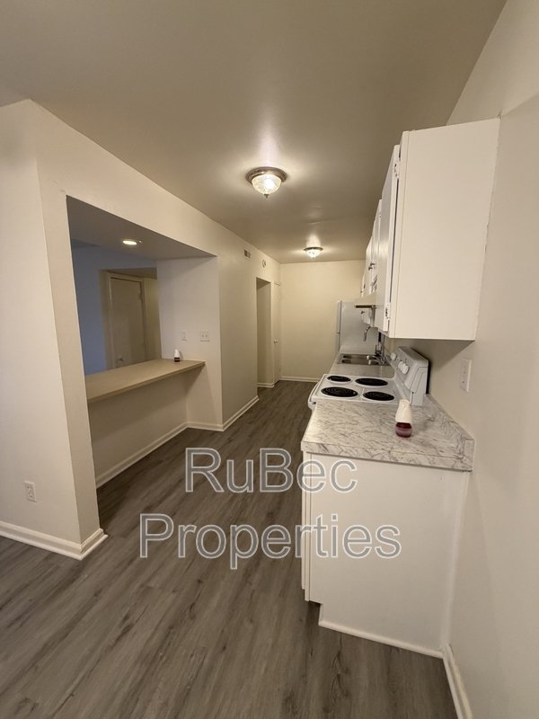 Charming 2 Bedroom, 2 Bath Condo available in South Charlotte! property image