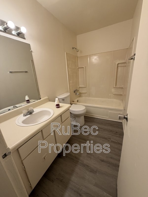 Charming 2 Bedroom, 2 Bath Condo available in South Charlotte! property image
