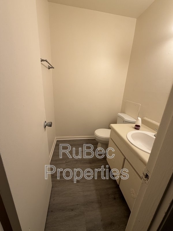 Charming 2 Bedroom, 2 Bath Condo available in South Charlotte! property image