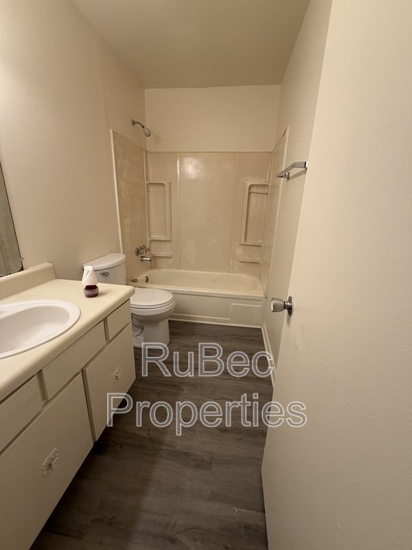 Charming 2 Bedroom, 2 Bath Condo available in South Charlotte! property image
