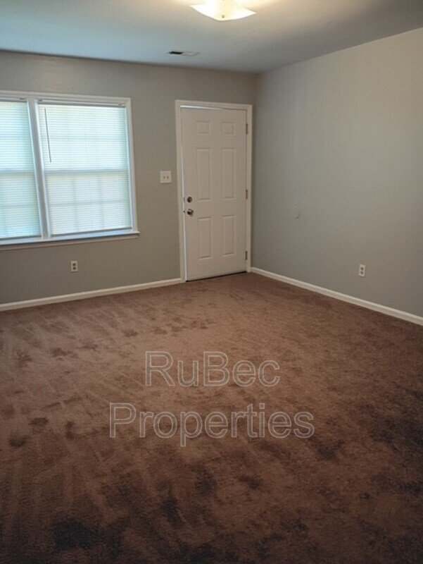 Available Now! 2 bedroom Apartment property image
